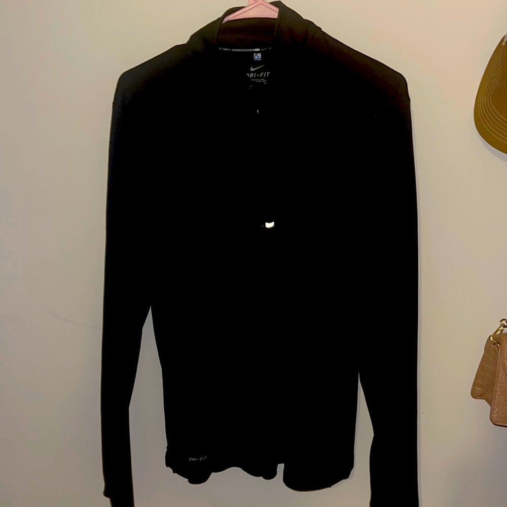(Large) Dri-fit Nike jacket, 1/3 zipper in the front.